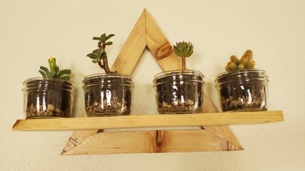 Triangle wall shelf