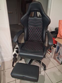 NEED GONE! LIKE NEW!! Gaming Computer chair ( Fully reclines  and with extended foot rest)