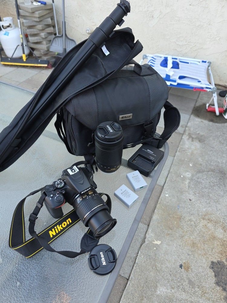 Camera Nixon 3500 With Extras