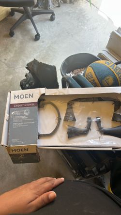 MOEN three-piece bath kit