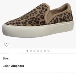 UGG Women's Jass Exotic Sneaker SIZE 8.5