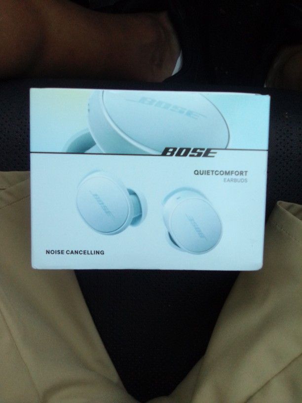 Price Drop! ! ! Bose Quiet Comfort Earbuds Light Blue Brand New