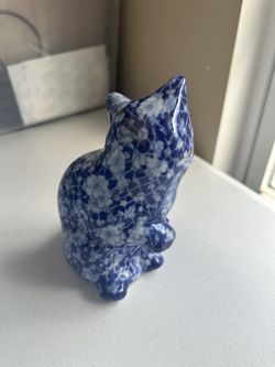 Cat Statue Decor
