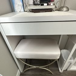 Moving Sale: White Computer Desk (Vanity) with Bench – Excellent Condition