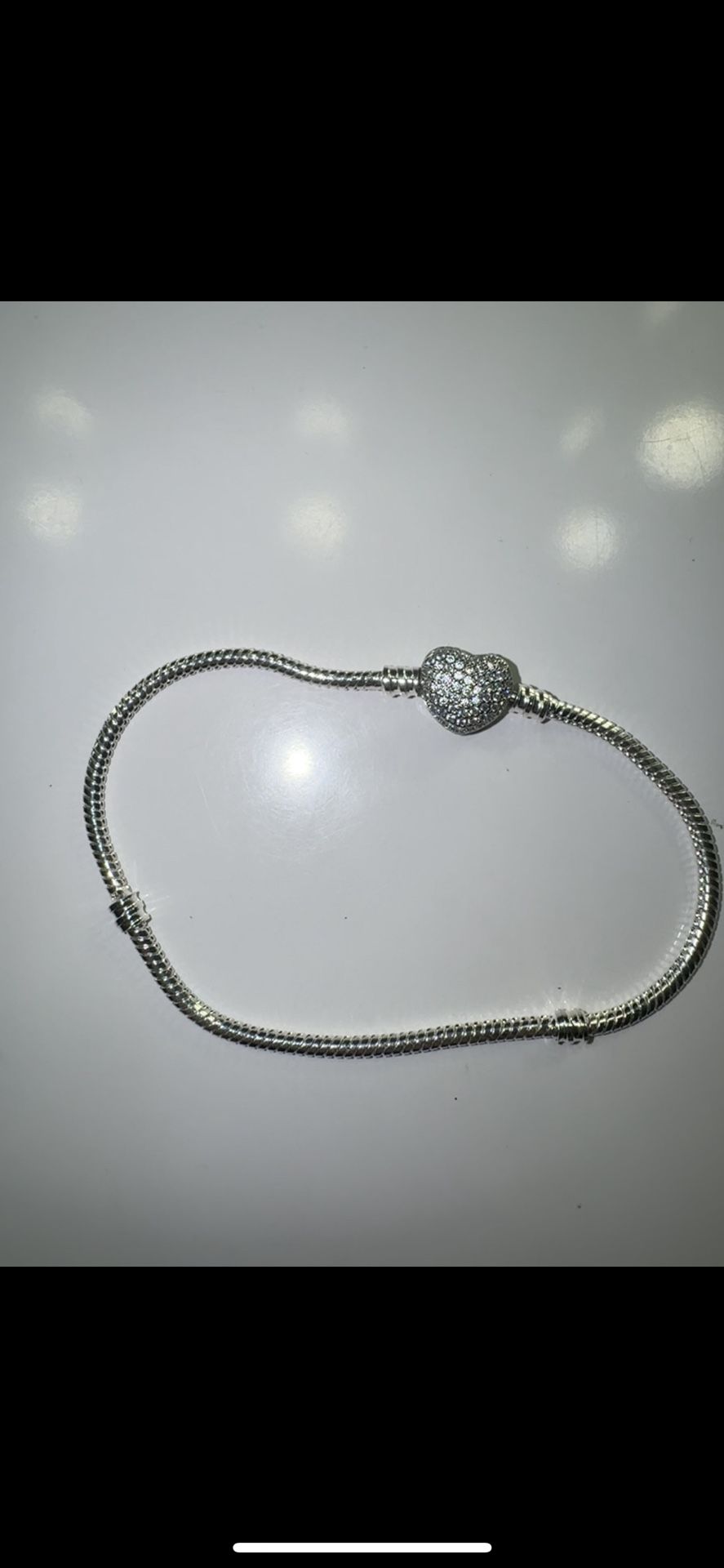 PANDORA MOMENTS SPARKLING PAVÉ HEART CLASP BRACELET