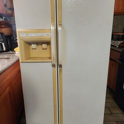Amana side-by-side refrigerator