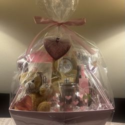 Valentine’s Day Gift Basket 