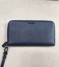 Cartera Prada
