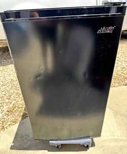 Arctic King Mini Fridge with freezer area