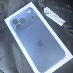 Iphone 17 pro max Blue 256GB Unlocked new sealed