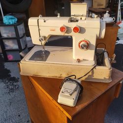 Montgomery Ward Sewing Machine 