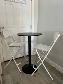 cocktail table with two stools 24 inch height seat