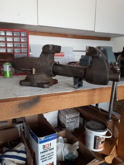 Huge WILTON BULLET BENCH VISE / vice Made in USA