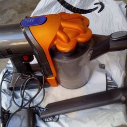 dyson  cordless vacuum DC34