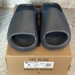 Adida Yeezy Slides