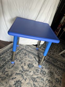 Kids table for $10