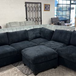 New 99x99 Black Sectional Couch / Free Delivery 