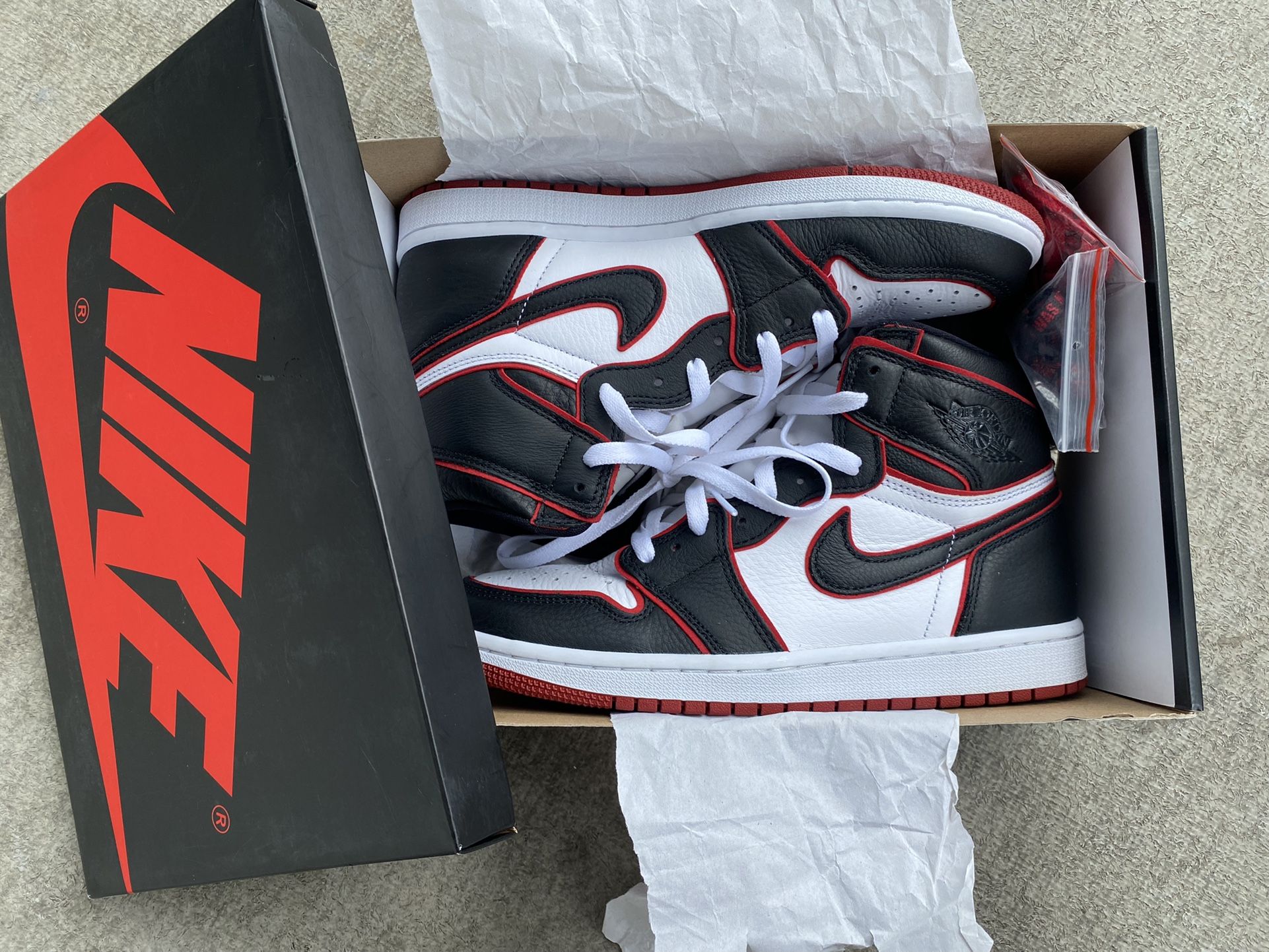 Air Jordan 1 Bloodline🩸 Comes with box Grab this steal🔥. #airjordan1 #retrojordan #jordans