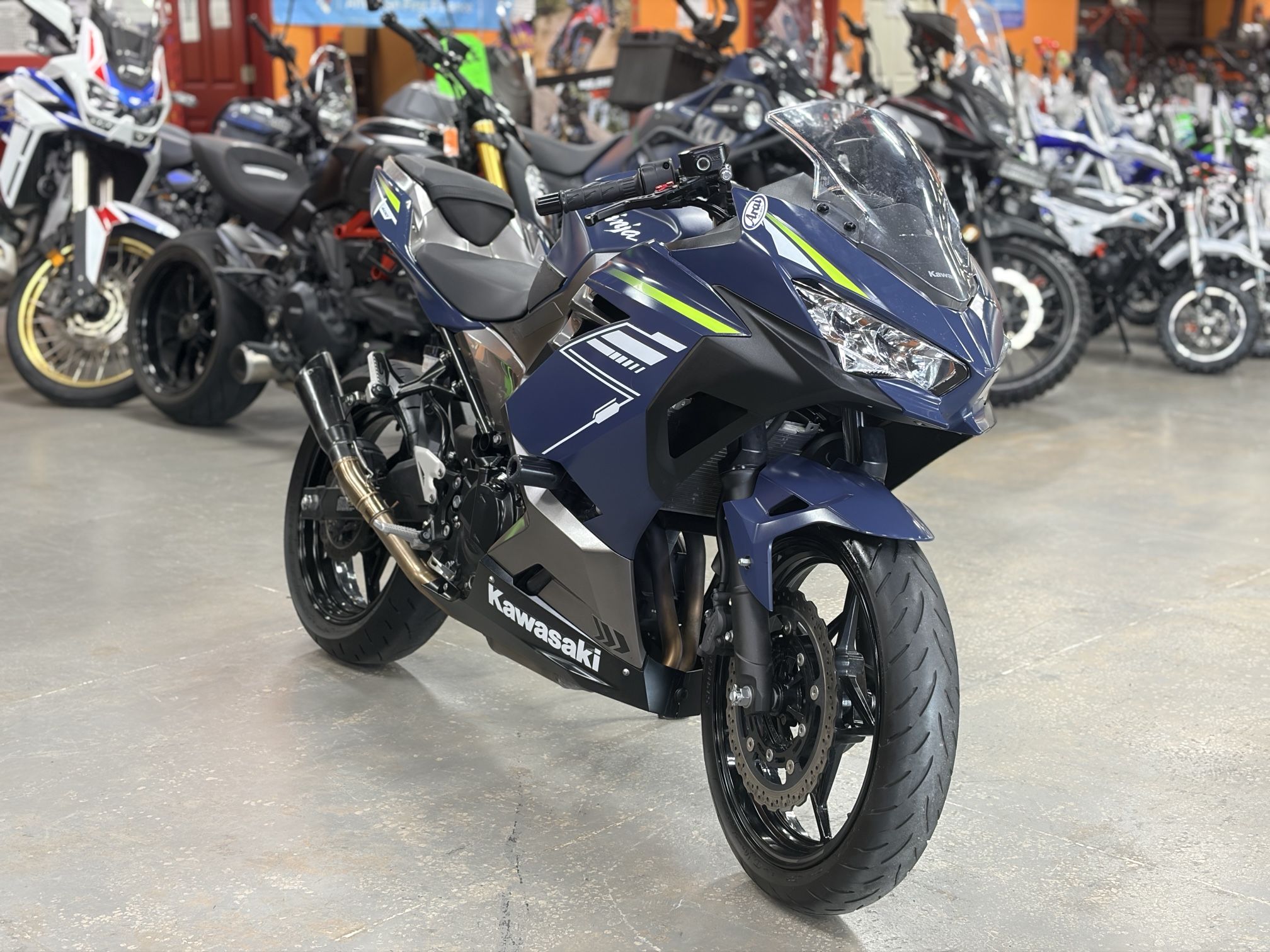 2022 Kawasaki Ninja 400 Night Cat. Special edition on sale. Clean title. Financing available.