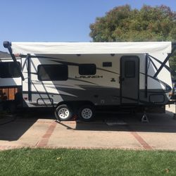 2018 StarCraft 19 Ft Camping Trailer