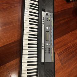 YAMAHA YTP-240 Piano Keyboard