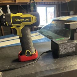 Snap On Drill 2 Batteries, 2chargers