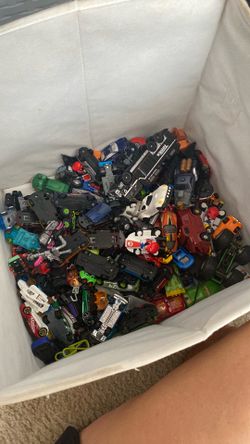 Bin of hot wheels (pickup pending)