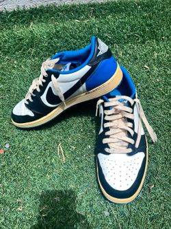 Tennis shoes 10.5