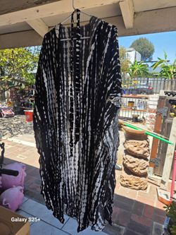 Ablack white caftan maxi