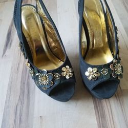 Olive Green Suede Wedges - Size 6