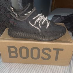 Yeezy boost Black