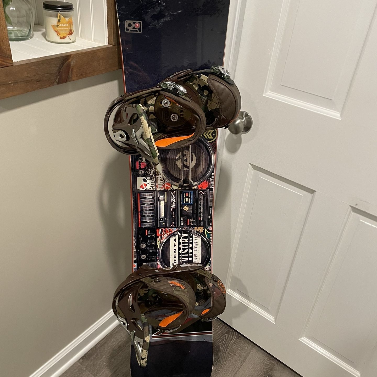 Burton Se7en (Seven) Boombox Street Snowboard w/ Burton Mission