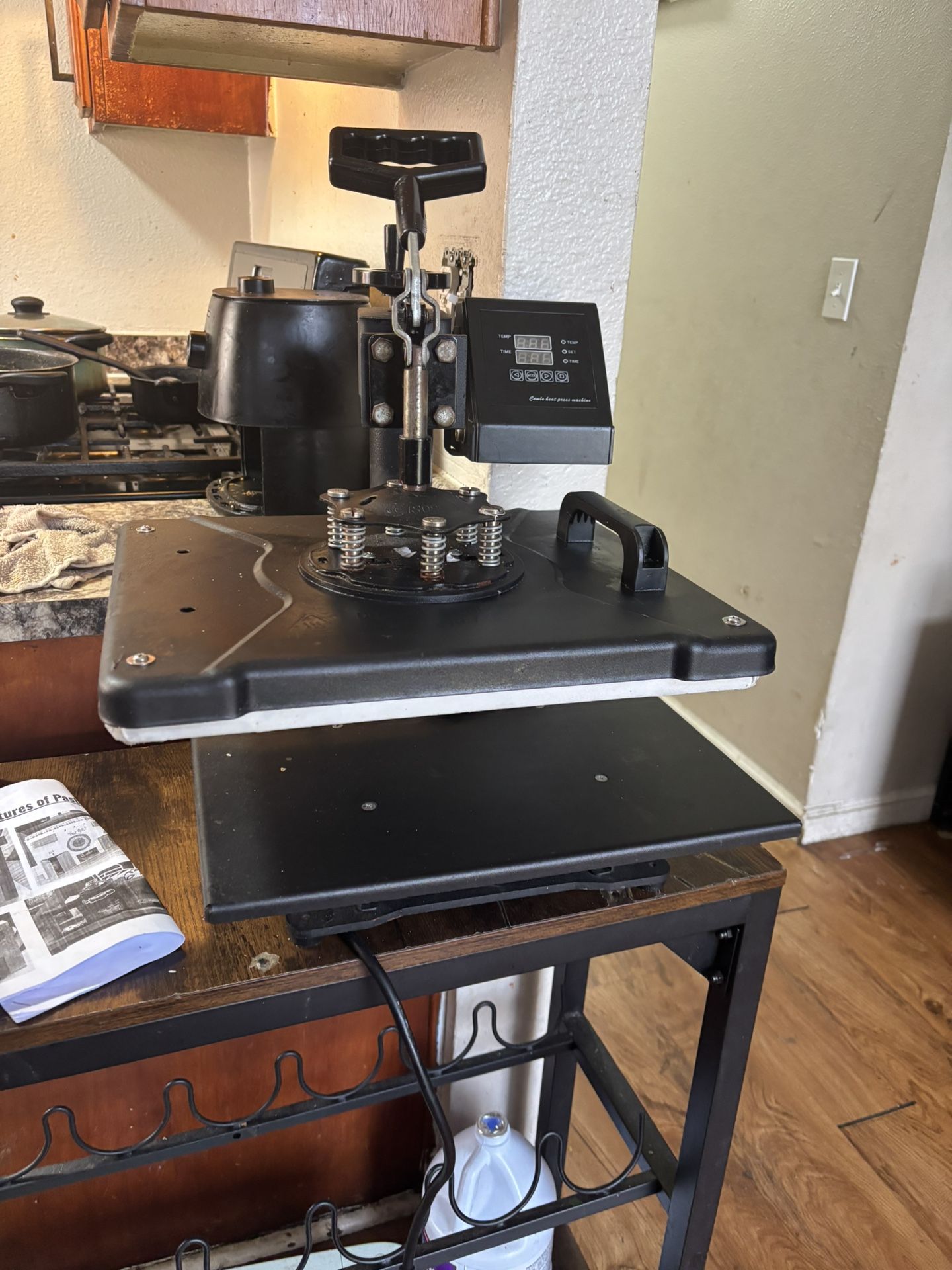 Heat Presser And Cricket