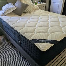 DreamCloud Mattress & Bedframe With Headboard 