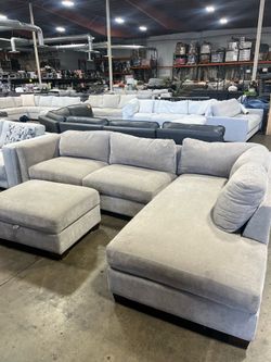 Thomasville Walsen fabric sectional sofa with ottoman