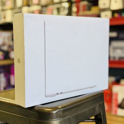 MacBook Air M3 Chip 13 Inch