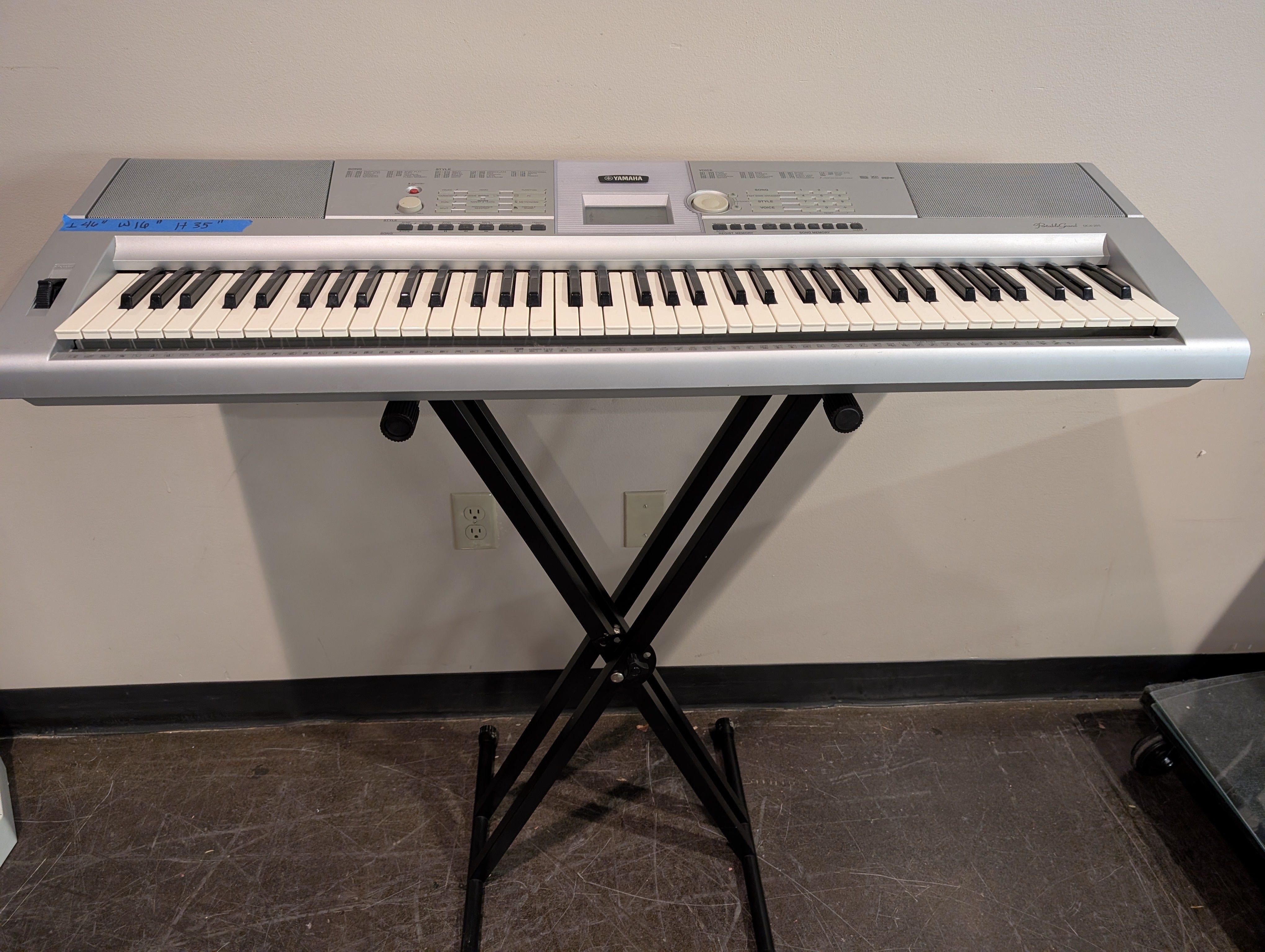 Yamaha Portable Grand DGX-205 Digital Piano Keyboard (Missing Cord)
