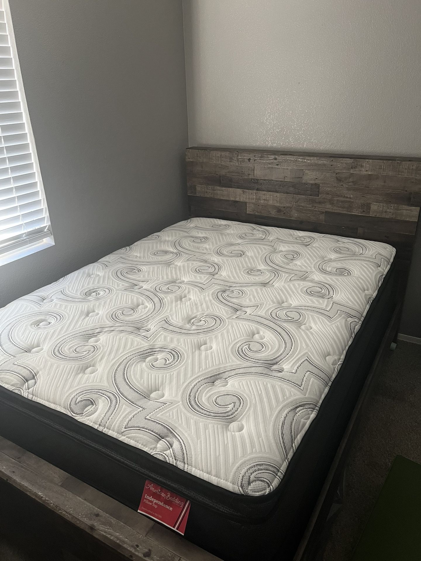 American Furniture Warehouse Queen Bed And Mattress/Box Spring