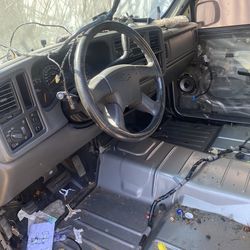 03 Chevrolet avalanche parts