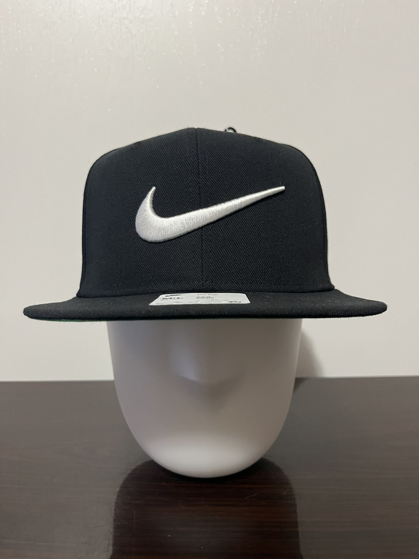 Size M/L - Nike Sportswear Pro Swoosh Snapback Cap Hat (Black/White) FV5522-010