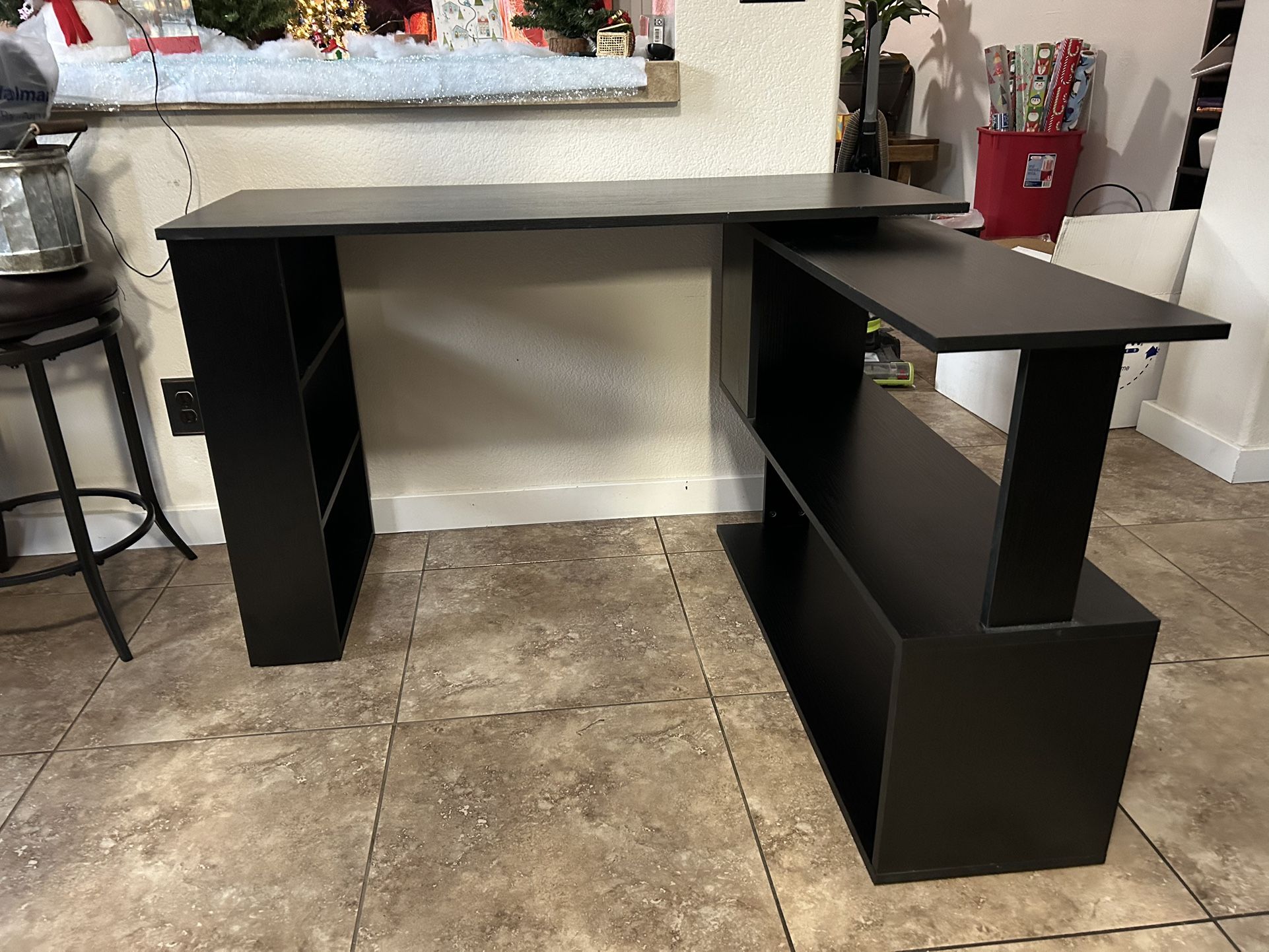 Adjustable Right Or Left L-shaped Desk with Bookshelves in Black 