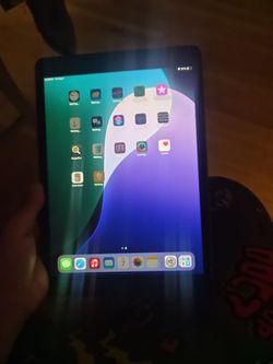 7th gen ipad 128GB wifi + Cellular