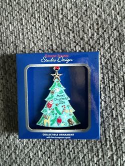 Studio design Christmas tree metal ornament