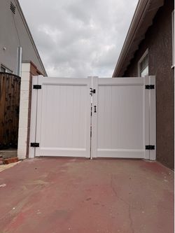 Vinyl gates