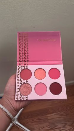 Juvias makeup palette