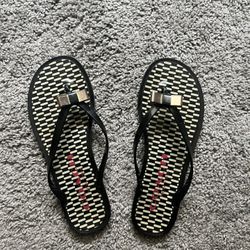 Coach Women’s Flip Flops Sandals – Black & White Logo – Size 6– Gently Used