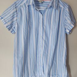 MEDIUM ST. JOHNS BAY WOMANS SHORT SLEEVE TOP