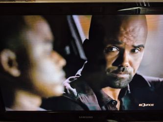 35 inch Samsung https://offerup.com/redirect/?o=VFYubm8= remote
