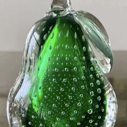 Vintage Italian Large 7.5” tall Pear Paperweight Or Art Object Murano Venetian Control Bubble In excellent condition, Heavy piece  About 4 pounds in w