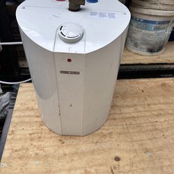 SHC 4 Gal. 6-Year Warranty 1300 W Compact Point-of-Use Mini-Tank Electric Water Heater